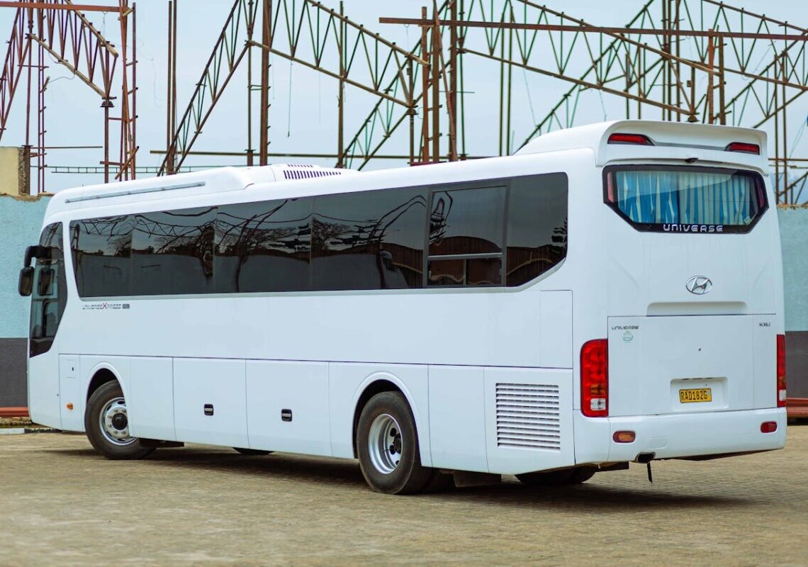 Shock su un autobus: bimba di due anni trovata nascosta in una valigia