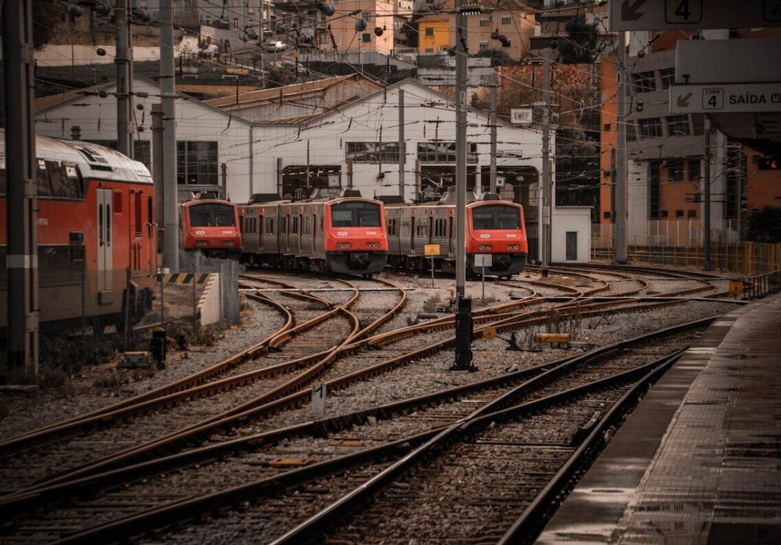 Trento, scontro tra treno regionale e convoglio merci: tre feriti e linea sospesa