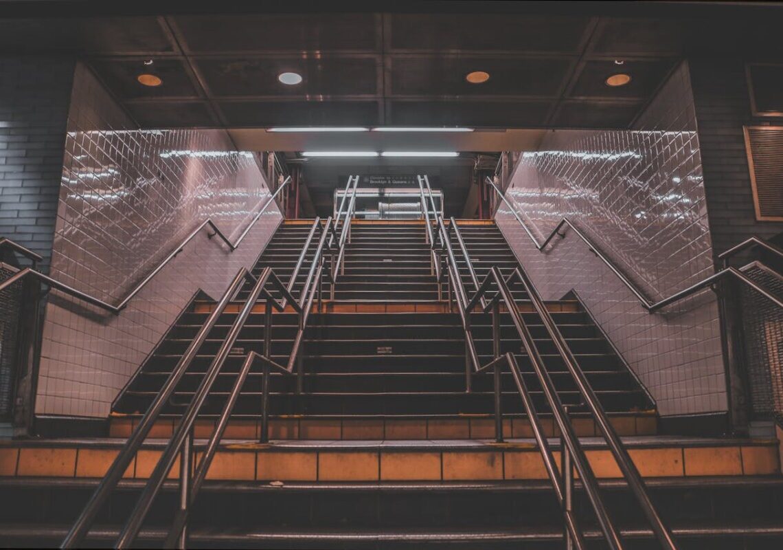 Maltempo a New York, strade e metro allagate: disagi su tutta la costa Est degli Stati Uniti