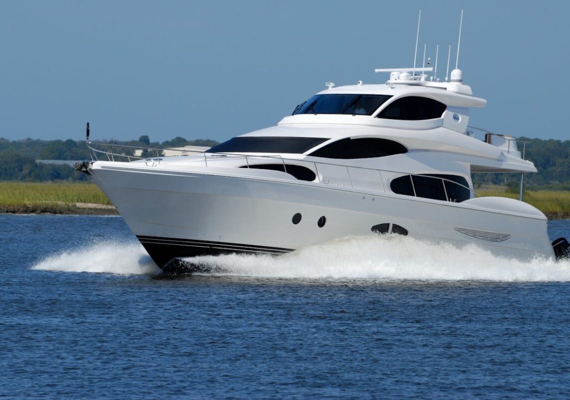 Disastro nautico: yacht da 1 milione affonda a 200 metri dalla costa