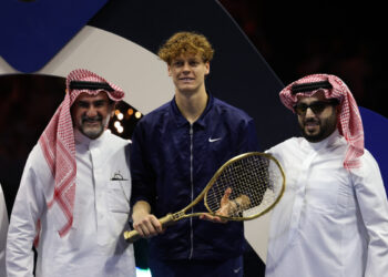 Ecco quanto vale la racchetta d’oro vinta da Jannik Sinner