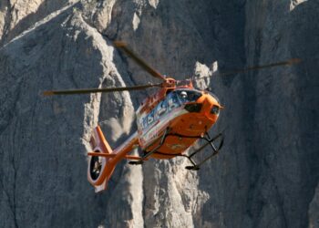 Mistero in montagna: trovato un cadavere, ma non ci sono denunce di scomparsa