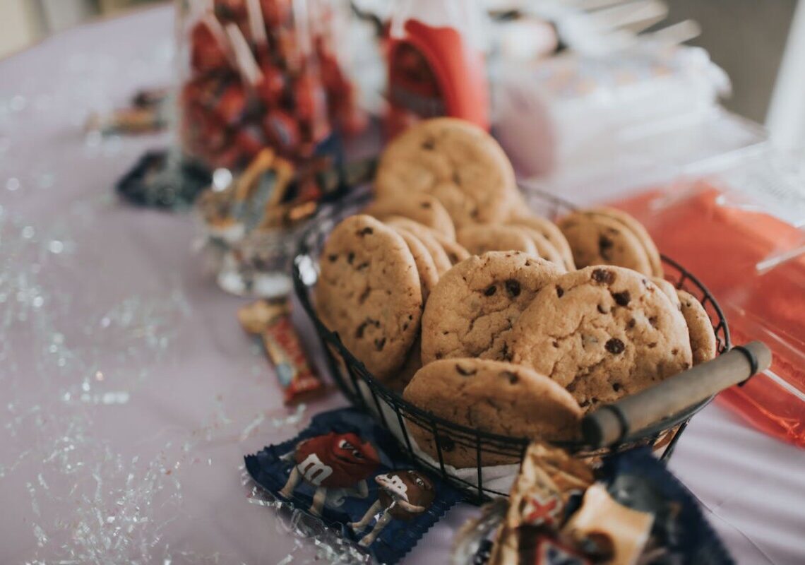 Bimbo di 4 anni sviene dopo aver mangiato biscotti fatti in casa: arrestato lo zio