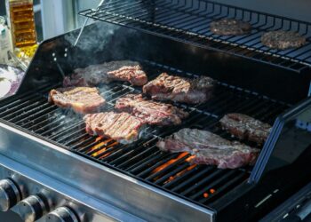 Barbecue al chiuso finisce malissimo: sei giovani soccorsi d’urgenza