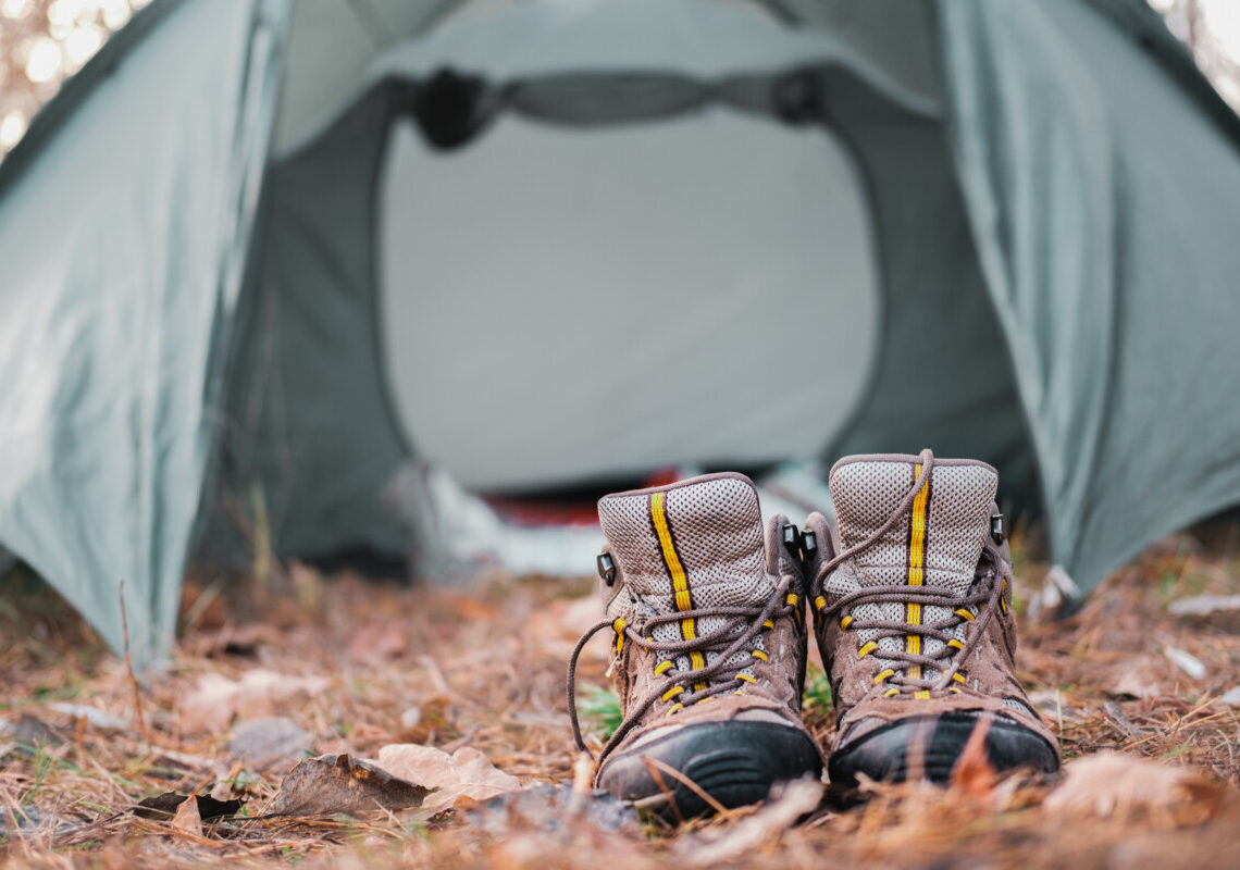 Frana travolge un campeggio: dispersi anche dei bambini, ricerche in corso tra fango e detriti