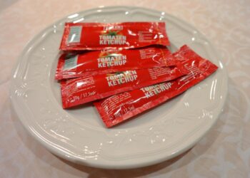 Rivoluzione in hotel e ristoranti: la Ue mette al bando oggetti di uso quotidiano