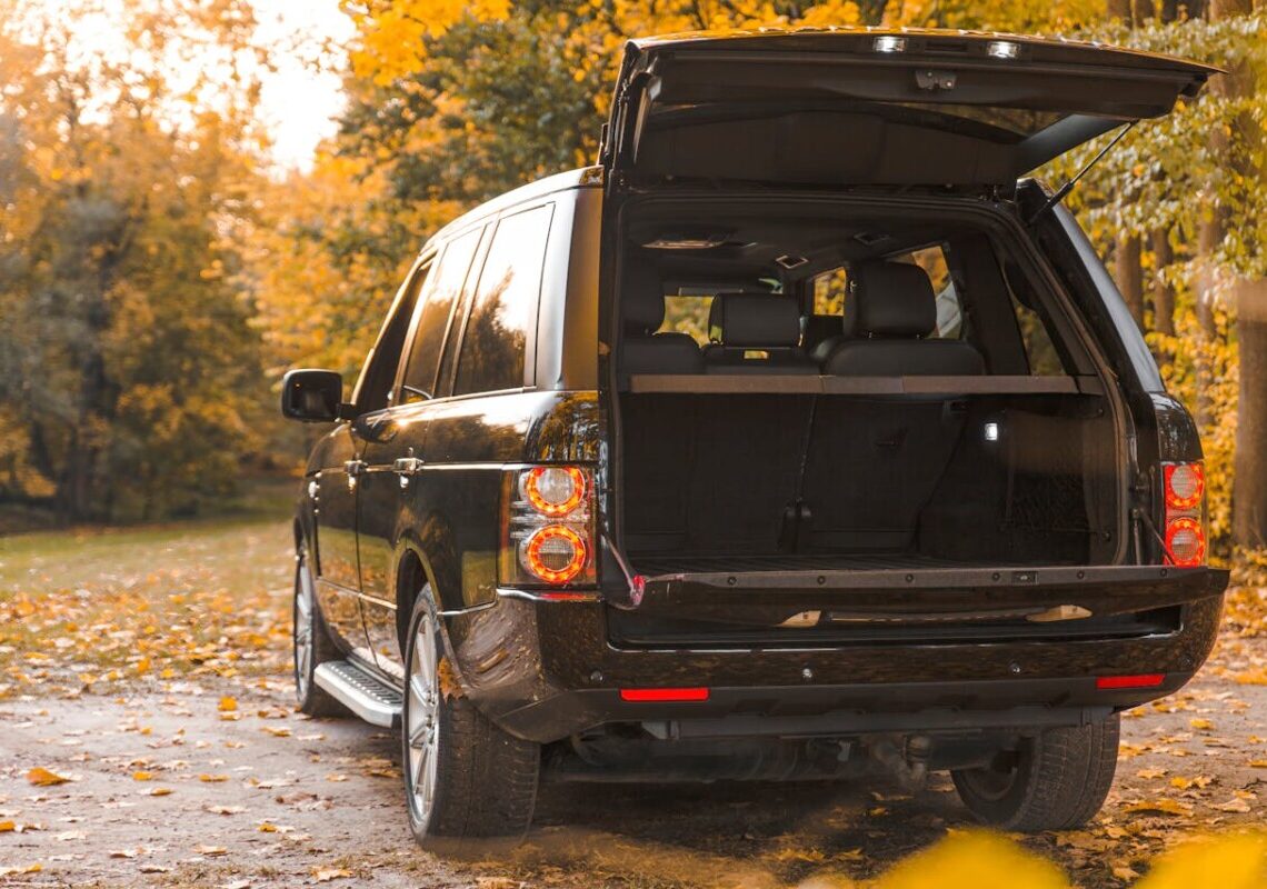 Incinta di otto mesi chiusa nel bagagliaio dal marito: salvata grazie alla famiglia