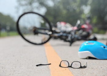 In bici con gli amici, poi l’impatto improvviso: tragedia in pochi secondi