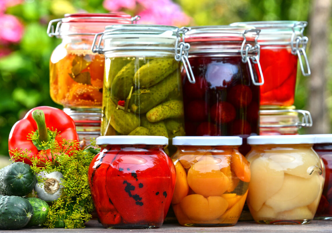 Botulismo alimentare: quali cibi sono più a rischio e come riconoscere i sintomi