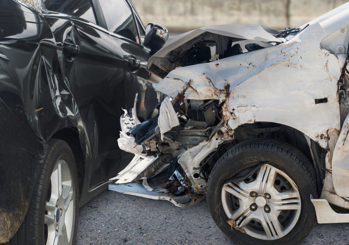 Schianto devastante nel Bergamasco: muoiono un uomo e una donna, otto feriti nello scontro