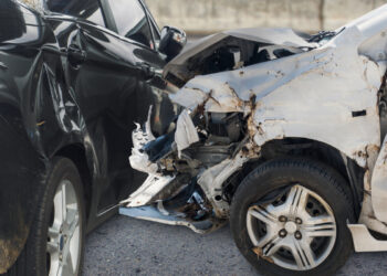 Schianto devastante nel Bergamasco: muoiono un uomo e una donna, otto feriti nello scontro
