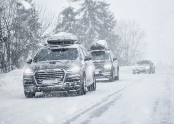 Autobus bloccato dalla neve: a bordo 58 pellegrini