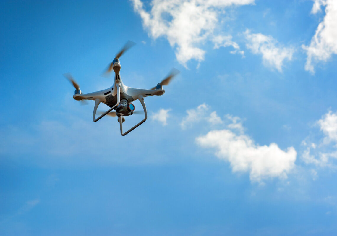 Drone per spiare l’ex fidanzata: la scoperta dei carabinieri dopo la denuncia