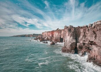 Tragedia nel Cilento: giovane coppia precipita dalla scogliera e perde la vita