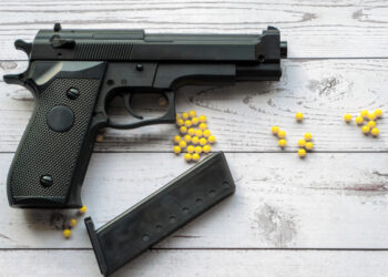 Salta le lezioni e assalta un ufficio postale: protagonista un tredicenne