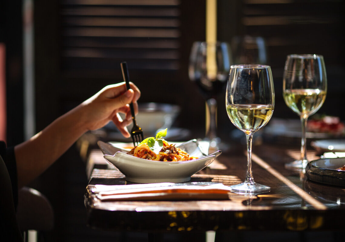Il tuo orario di cena potrebbe essere il vero nemico della tua linea