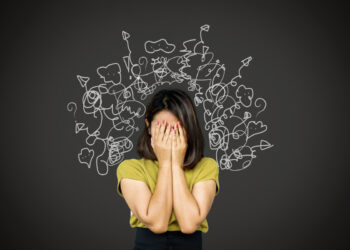 Ti stanno mentendo i tuoi sensi: le 7 illusioni mentali che controllano la tua vita ogni giorno