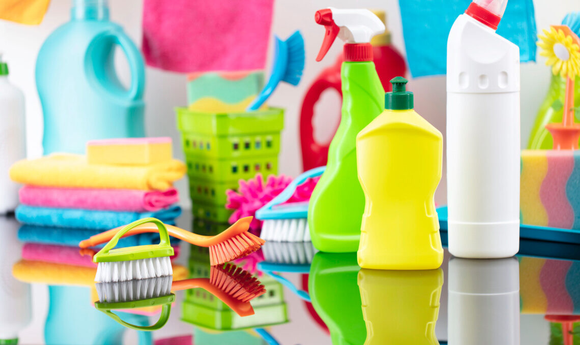 Il trucco naturale che elimina il calcare in pochi minuti: non serve comprare nessun detergente